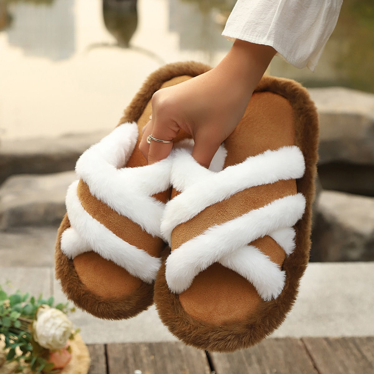 Fluffy Faux Fur Slippers Cross Strap Stitching Warm Casual Platform Slippers