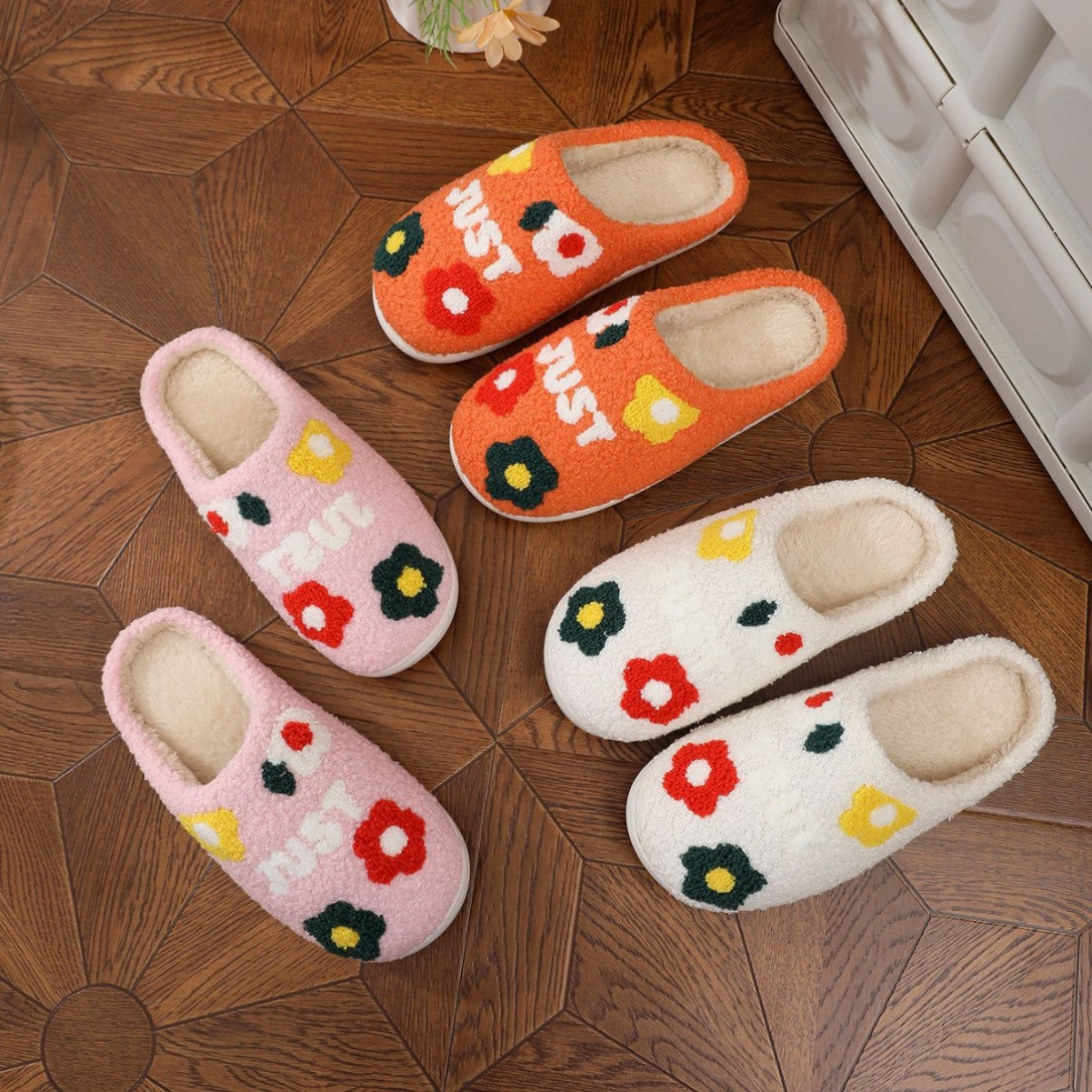 Women's Flower Slippers Indoor Soft Soles Cotton Flat Slide On Shoes