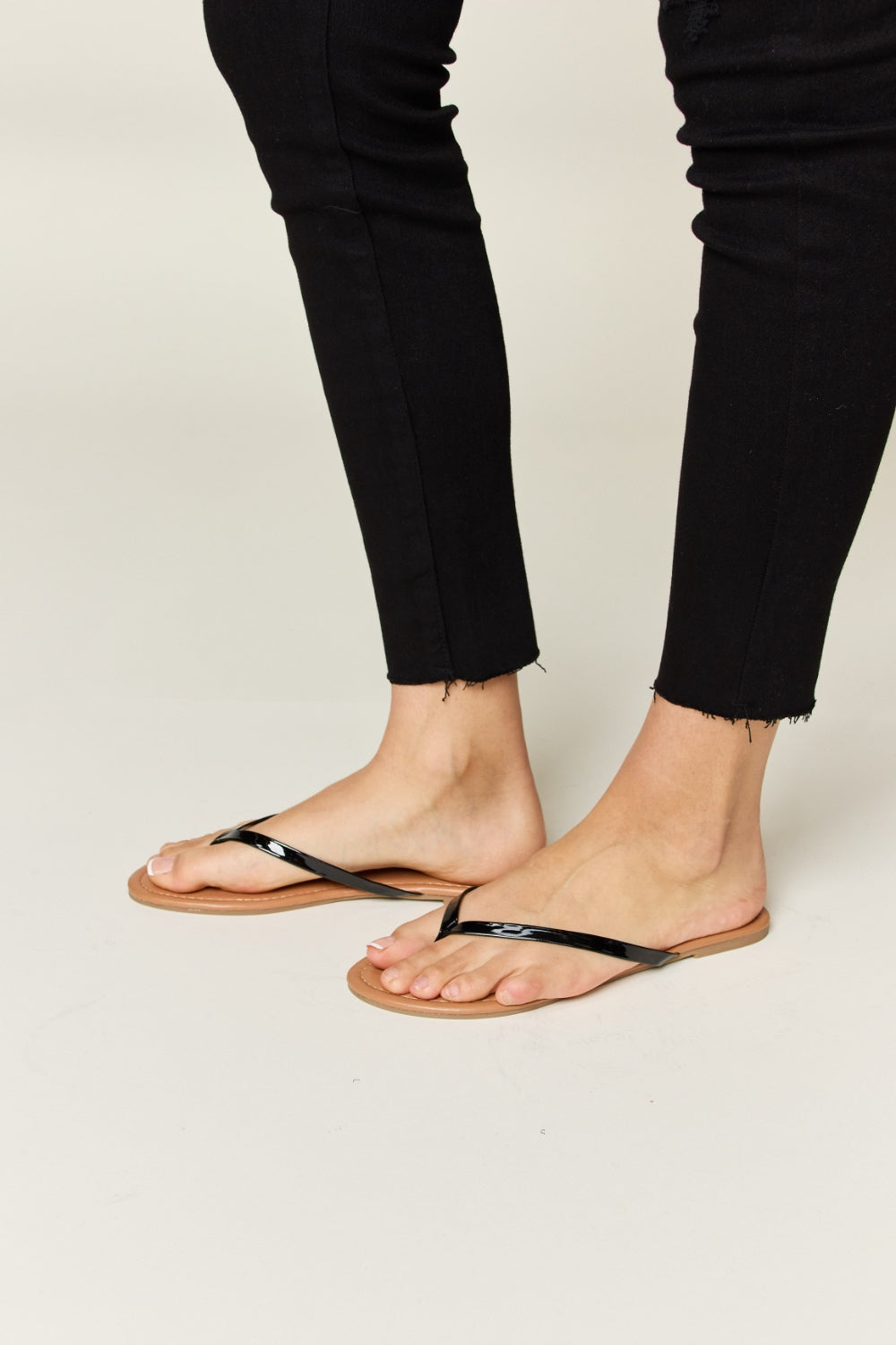 WILD DIVA PU Leather Flip Flop Black Flat Open Toe Comfy Sandals